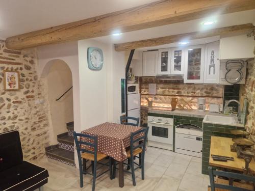 Sainte-Marie-la-Mer Casa | Typique maison en coeur de village proche des plages