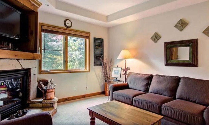 Four O'Clock Apartamento | Tyra Riverbend 111 condo