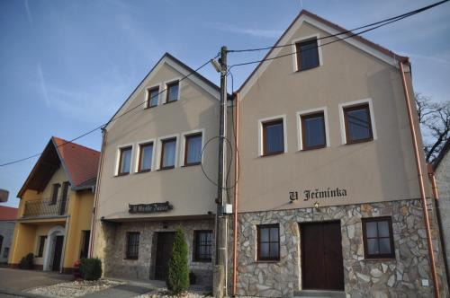 Hlohovec Casa | U Ječmínka