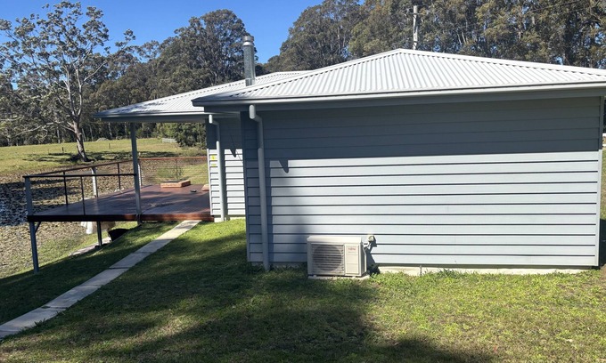 Tapitallee Cabaña | Ugottavu Tapitallee Lodges Pet friendly and close by the Bundanon Art Museum
