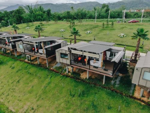 Sai Yok Complejo | UHAUS Train Cabin Resort