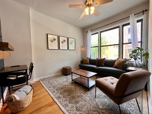 West Town Apartamento | Ukrainian Village 2BR Modern Apartment D1