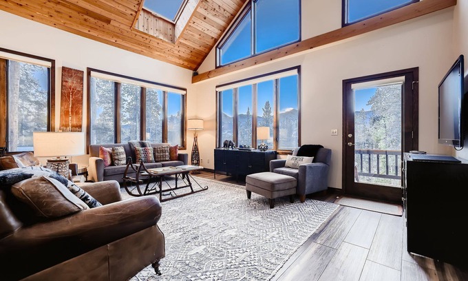 Forest Hills Casa | Ullr Haus: EV Enabled, Private Hot Tub, Mountain Views, Foosball, Sauna
