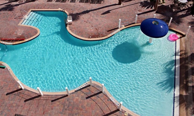 Bostroms Complejo | Ultimate Adventure in Florida! Four Amazing Units, Pool, Shop at Volusia Mall