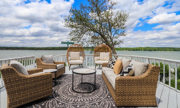 Lake Geneva Casa | Ultimate Beach House, 2 Private Beaches, Cabana, Private Pier, Sleeps 17!