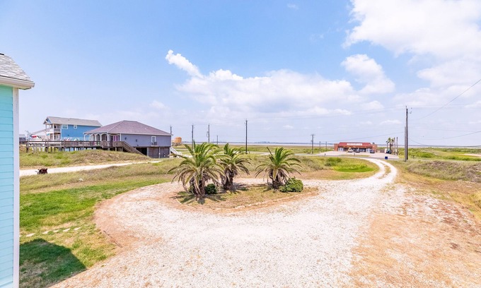 Surfside Beach Casa | Ultimate | Beachfront | Beach Access | Fenced Yard
