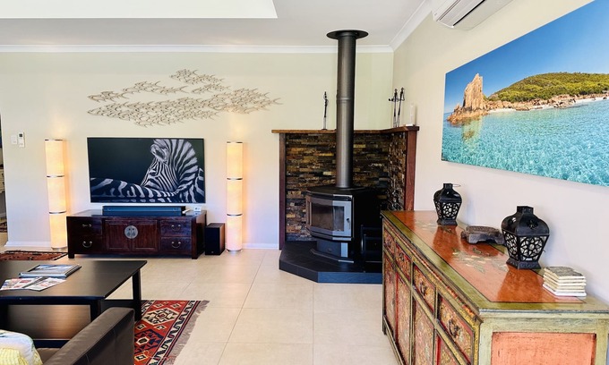 Quindalup Casa | Ultimate Dunsborough home, close to Quindalup Bay - ideal for extended families.