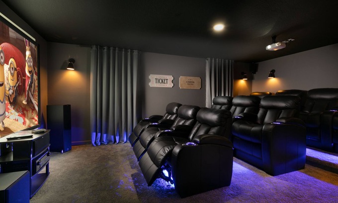 Davenport Villa | Ultimate Experience! 8br-Arcade-Theater