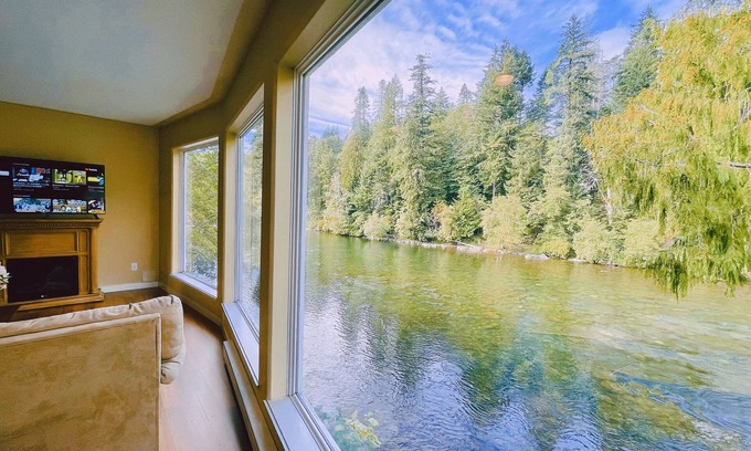 Campbell River Casa | Ultimate Fishing Escape: Reel in the Best Catches & Breathtaking River Views