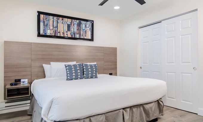 Steamboat Springs Hotel | Ultimate Getaway! Spacious Unit, Close to Yampa River Botanic Park, Hot tub, Jacuzzi, Free Shuttle Service!