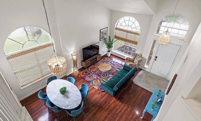Willow Run Casa | Ultimate Getaway: 4bd, Games, Huge Backyard, Close to Everything !
