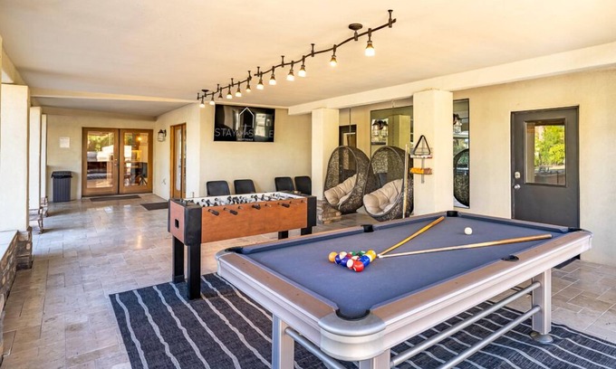 Sundown Manor Casa | SWSSCompound 1ofAKind Million dollar Resort Compound en 1 acre StayWithStyle