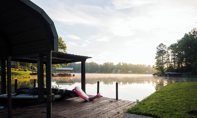 Oconee County Casa | Spacious Lakefront for Large Families/Friends