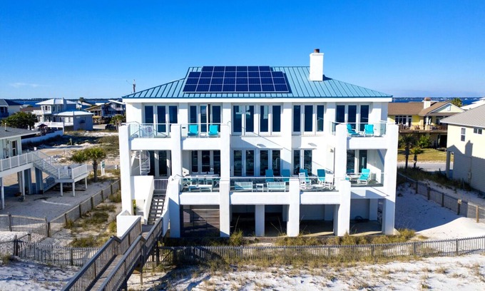 Villa Segunda Casa | ¡Recién actualizado Luxury Gulf Front Home en 1212 Ariola Drive!