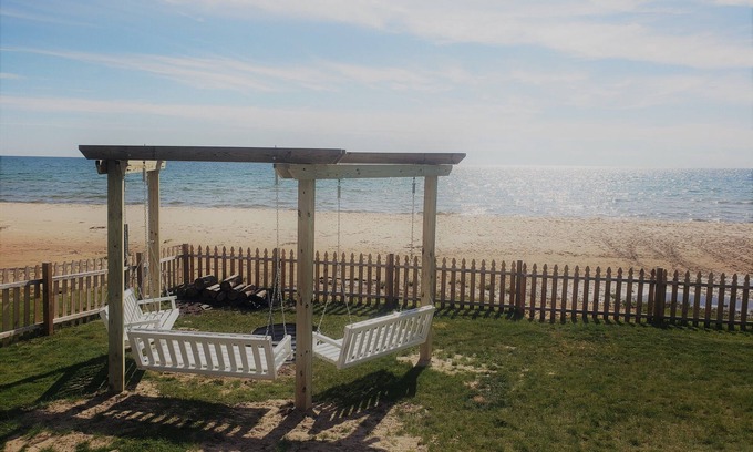 Oscoda Casa | Ultimate Michigan Beach House