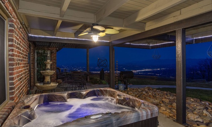 Sevierville Cabaña | Ultimate Mountain Retreat