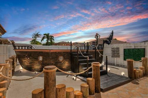 Richmond West Casa | Ultimate Pirate Hideaway Themed Pool Mini Golf