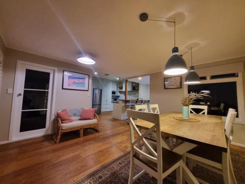 Lynmore Casa | Ultimate Redwoods Comfort Spa pool and bike storage