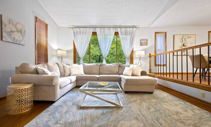Stone Mountain Casa | Sleep 20 -Dream Home in Stone Mountain
