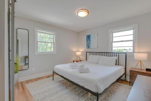 Franklin Casa | Ultra Country Retreat Historic Franklin Bungalow