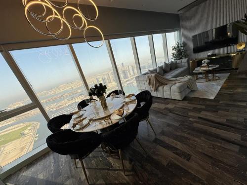 Madinat Zayed Apartamento | Ultra Luxury Palm Dubai Eye Fendi 2BR Damac Height