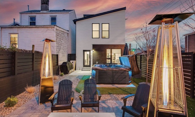 Phoenix Hill Casa | Ultra Modern in NuLu, Hot Tub, Fire Pit, King Bed