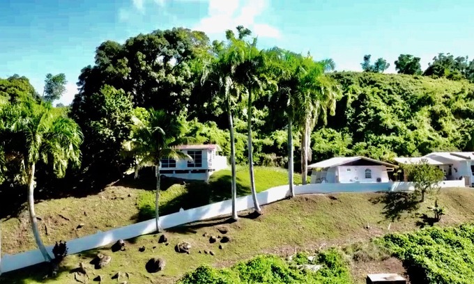 Aguada Villa | Hacienda ultra privada en la cima de una colina con vistas panorámicas al océano y a la montaña