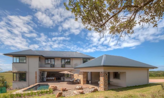 Kenton on Sea Villa | Umthi Lodge, Wildlife, Pool, Power Inverter
