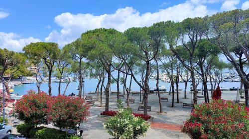 Fezzano Apartamento | UN BALCONE IN PINETA
