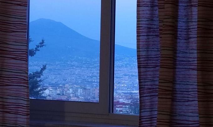 Naples Apartamento | Una nuova luna ai Camaldoli