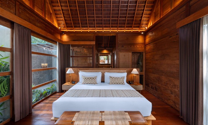 Lodtunduh Complejo | Unagi Wooden Villa by Emana