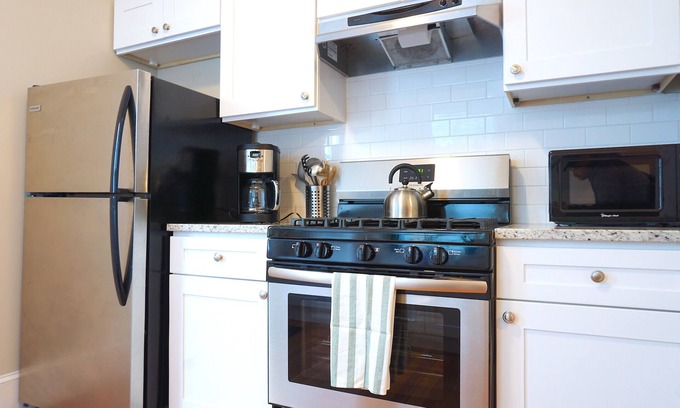 Off Broadway Casa | ★ Unbeatable Location | 3 Bedrooms | 3 Full Baths ★