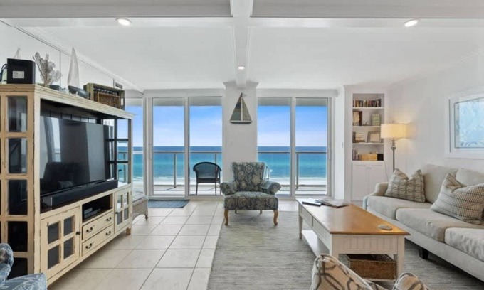 Villa Sabine Condominio | Piso 10, 2 habitaciones | Frente del Golfo con parrilla pequeña