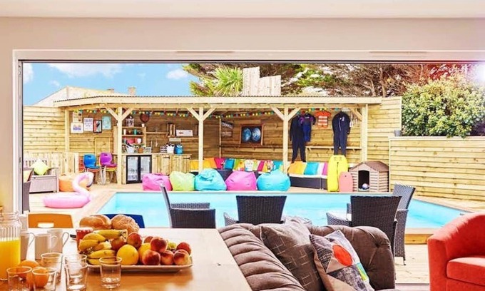 Newquay Casa | Unbelievable 10 bedroom pool property a stone's throw from Fistral Beach