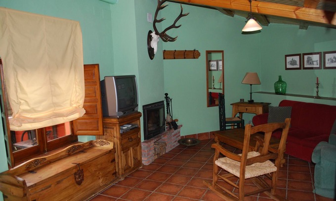 Castrejón de la Peña Cabaña | El Uncar - La Casina (2 personas) Se permiten animales