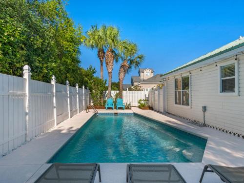 Crystal Beach Casa | Under the Sea by Newman-Dailey