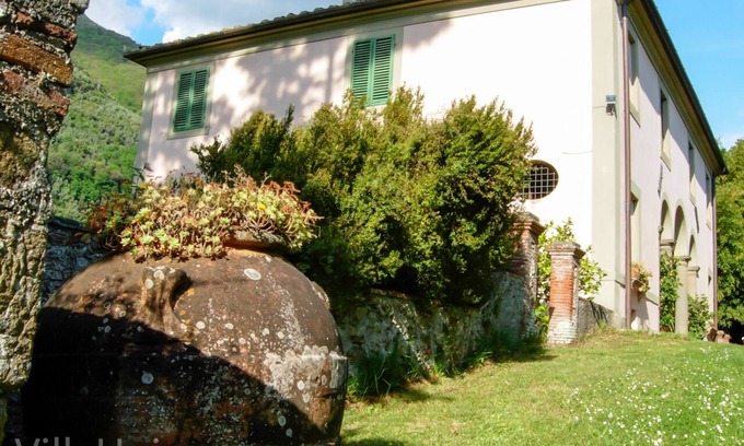 Nocchi Villa | Bajo el sol de la Toscana - Noble Villa con piscina y jardín enorme