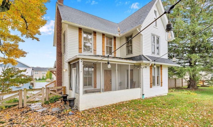 Kennett Square Casa | Underground Railroad 4 Bedroom Farmhouse