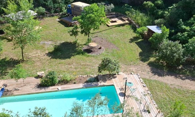 Cuers Casa | Une Maison Tout Confort, son Grand Terrain Nature et sa Piscine Juste Pour Vous!