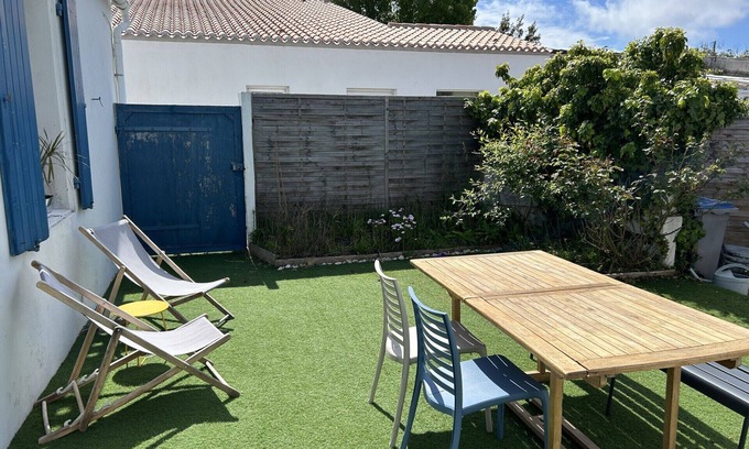 Ile d'Yeu Casa | Une Maison Typique de L'ile Entre Village et Plage