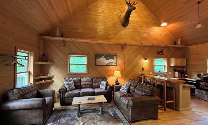 Grand Marais Cabina | Unforgettable Fall Colors | Grand Marais Hideout