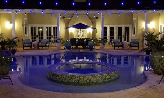 Governor's Harbour Casa | Unicorn Cay - Oceanfront Luxury Estate -Banks Rd. Climatizada - Piscina y generador