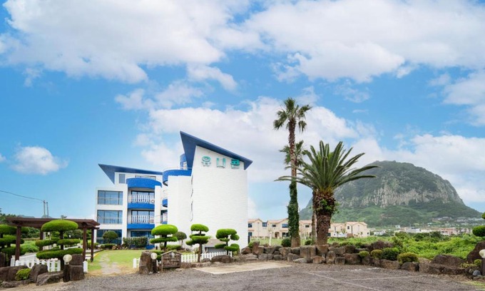 Andeok Casa | Unicorn Jeju