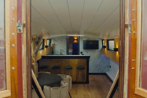 Spaarndam Alquiler De Eote | Unieke beleving op het water, de Prinsenboot.