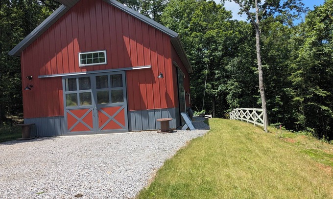 Loudon Casa | Unique One Bedroom Barndominium Retreat