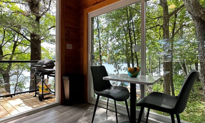 Parry Sound Casa | Unique 1-Bedroom Eco Log Cabin in Parry Sound #101