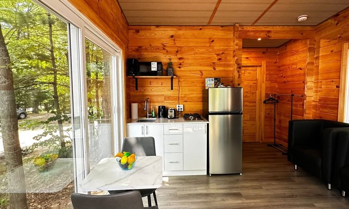Parry Sound Casa | Unique 1-Bedroom Eco Log Cabin in Parry Sound #106