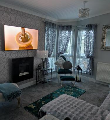 Rhyl Casa | Unique 2 bed lodge