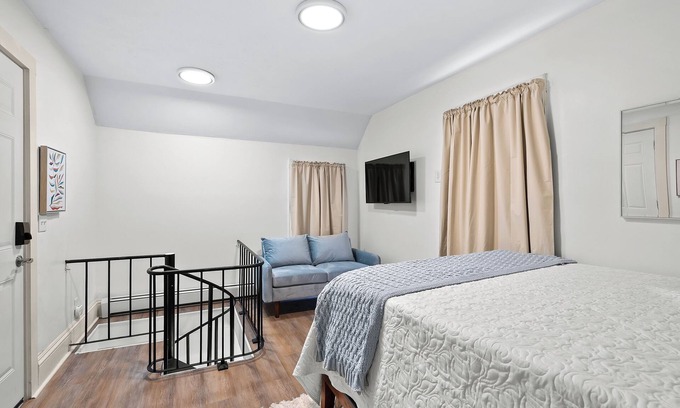 Battle Creek Apartamento | Unique 2-Story Studio Apartment - Walk To Downtown