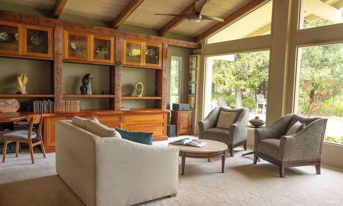 Rancho Santa Fe Casa | Unique 3-bed home on 1 acre in Rancho Santa Fe, close to racetrack and beaches.